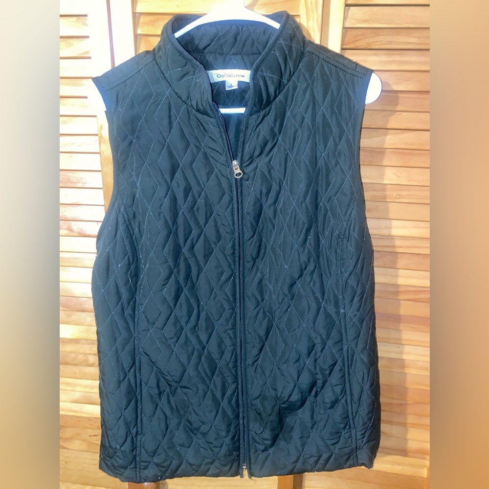 *3/$15* Women’s Croft and barrow zip vest